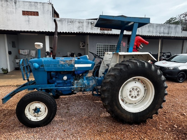 Trator Ford 4600 ano 1975