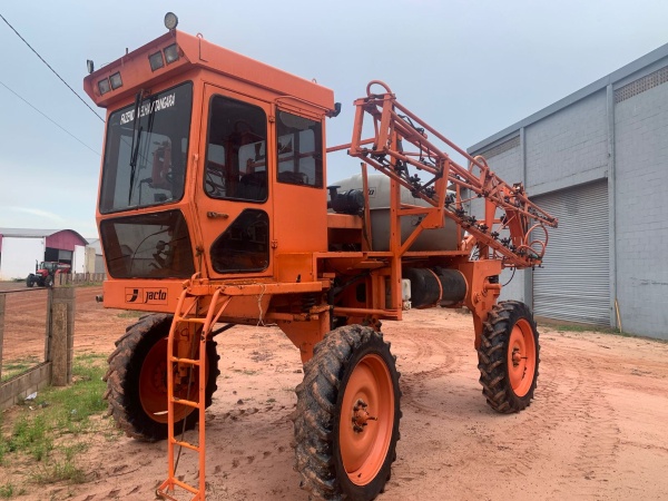 Pulverizador Autopropelido Jacto UNIPORT 2000 ano 2001
