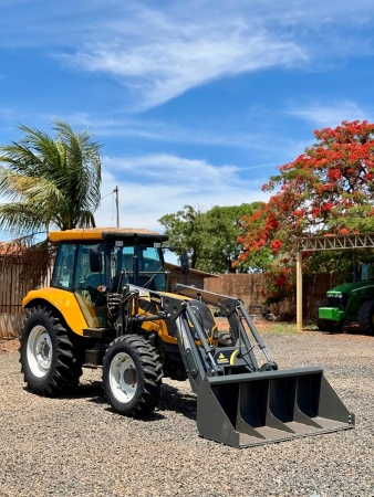 Trator Valtra A800R ano 2021 - A800R - Máquinas Agrícolas