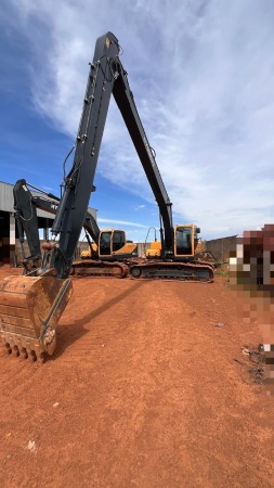 Escavadeira Hyundai R220LC-9S ano 2022