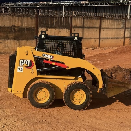 Mini Carregadeira Caterpillar 226B3 ano 2023 - 226B3 - Máquinas de Linha Amarela