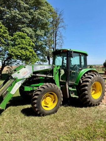Trator John Deere 6110J ano 2016