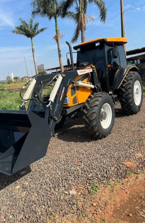 Trator Valtra BM 100 ano 2016