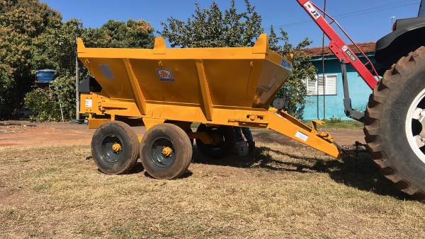 Distribuidor Tatu Marchesan DCCO 5500 ano 2012