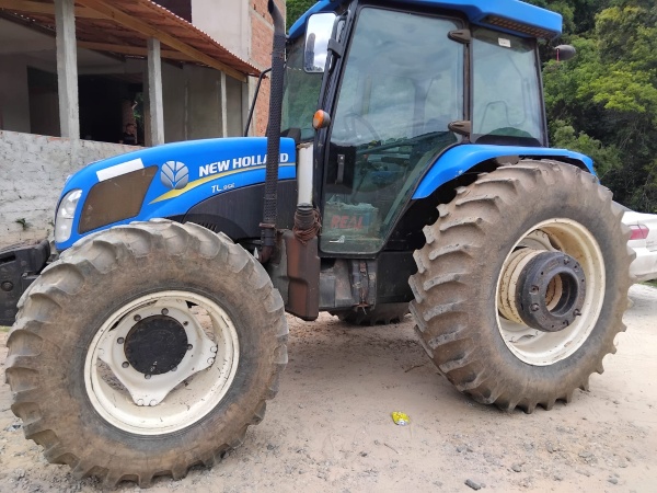 Trator New Holland TL 95 E ano 2014 - TL 95 E - Máquinas Agrícolas