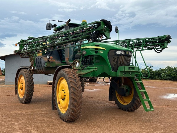 Pulverizador Autopropelido John Deere 4730 ano 2015