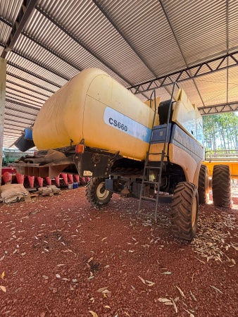 Colheitadeira New Holland CS660 ano 2011