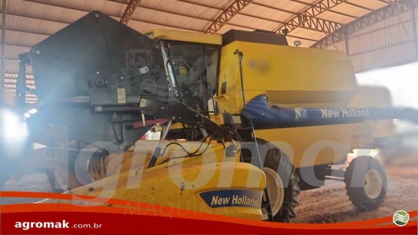 Colheitadeira New Holland TC 5090   ano 2007