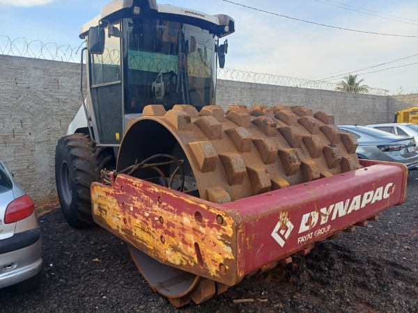 Rolo Compactador Dynapac CA250 ano 2014