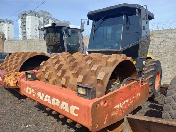 Rolo Compactador Dynapac CA250 ano 2014