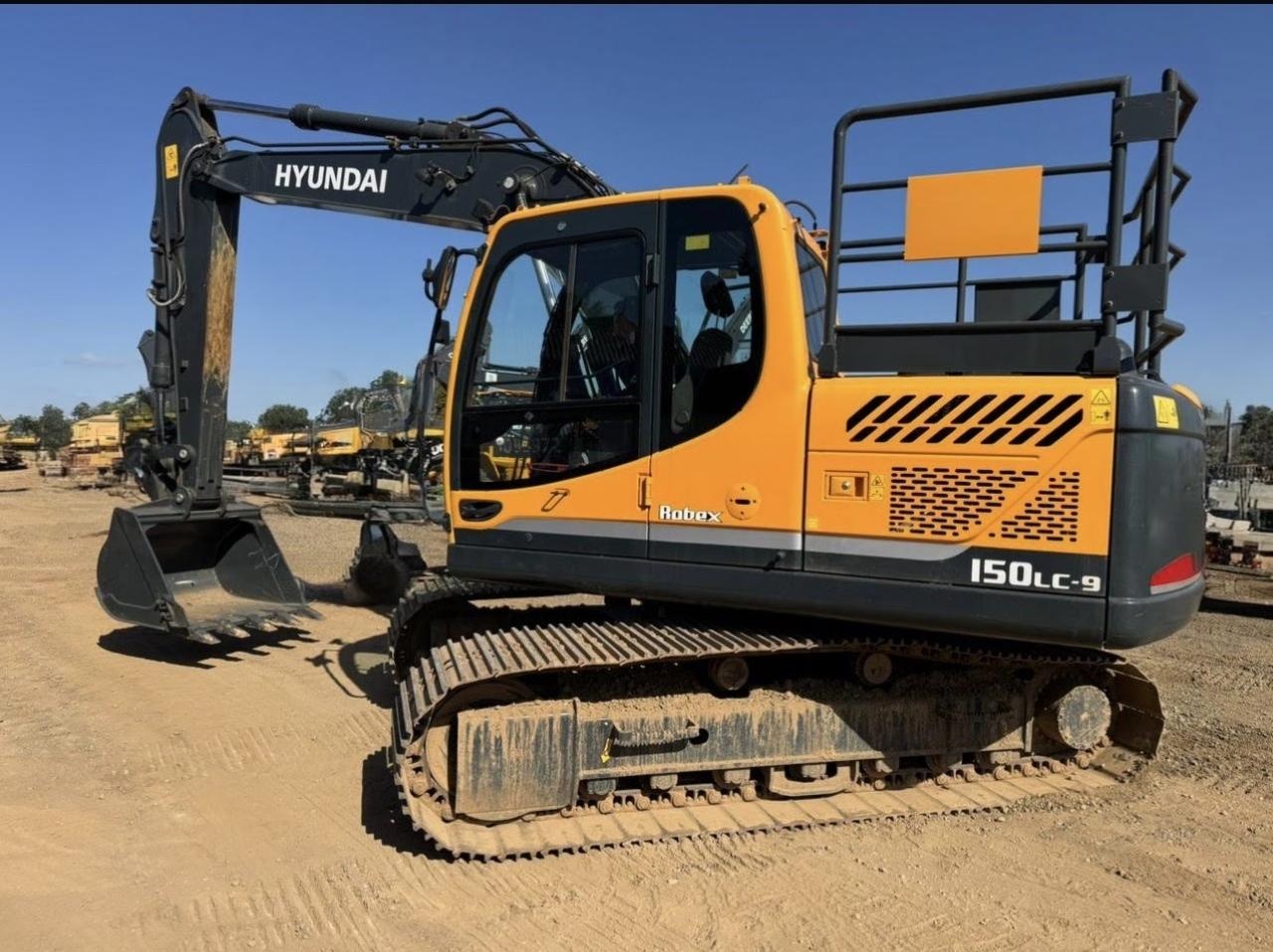 Escavadeira Hyundai R150LC-9 ano 2024