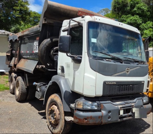 Caminhão Volvo VM330 ano 2022