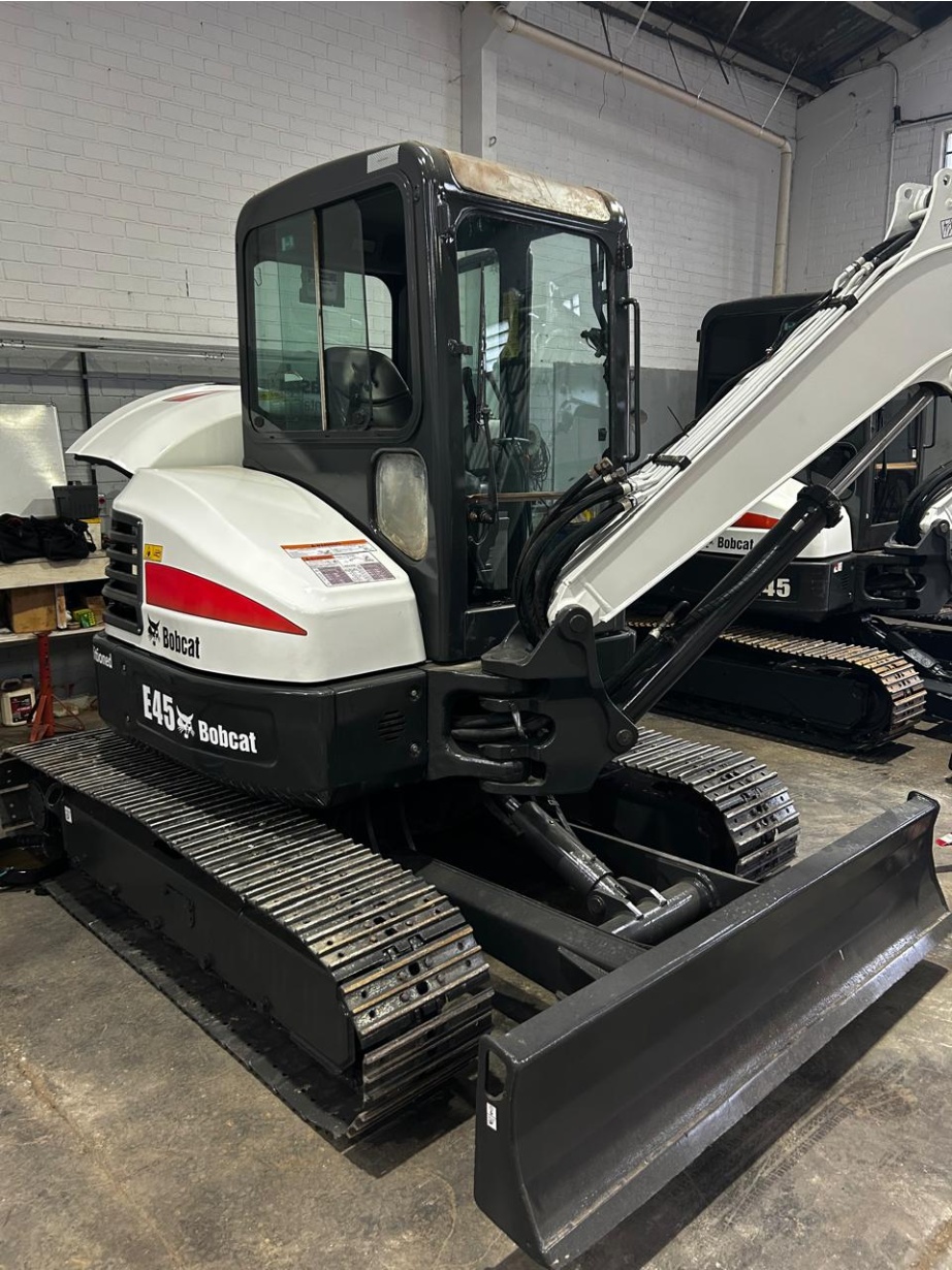 Mini Escavadeira Bobcat E45 ano 2020