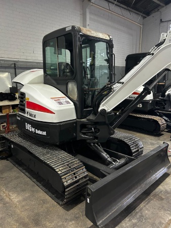 Mini Escavadeira Bobcat E45 ano 2020