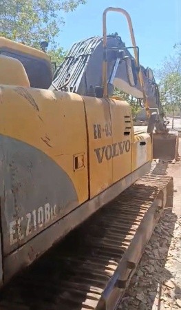 Escavadeira Volvo EC210BLC ano 2014