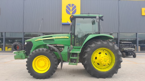 Trator John Deere 7715 ano 2008 - 7715 - Máquinas Agrícolas