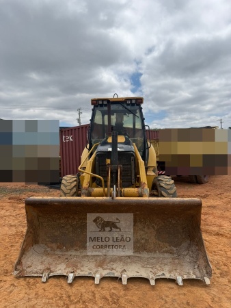 Retroescavadeira Caterpillar 416 E ano 2009