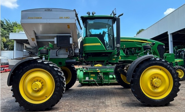 Distribuidor Autopropelido John Deere M4040DN ano 2023