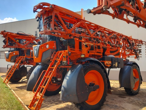 Pulverizador Autopropelido Jacto Uniport 3030 ano 2021