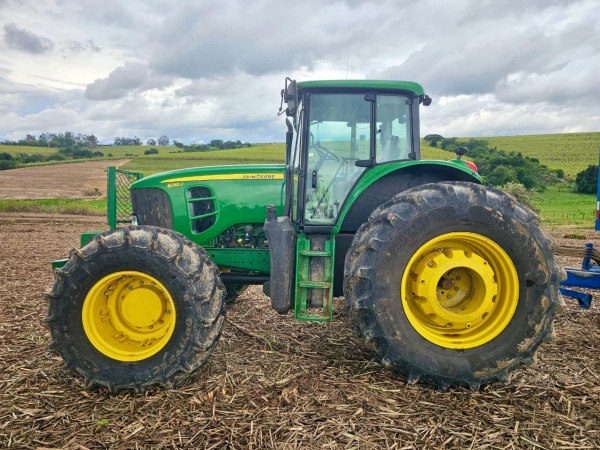 Trator John Deere 6210J  ano 2024