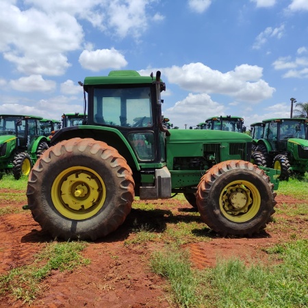 Trator John Deere 7500 ano 2000