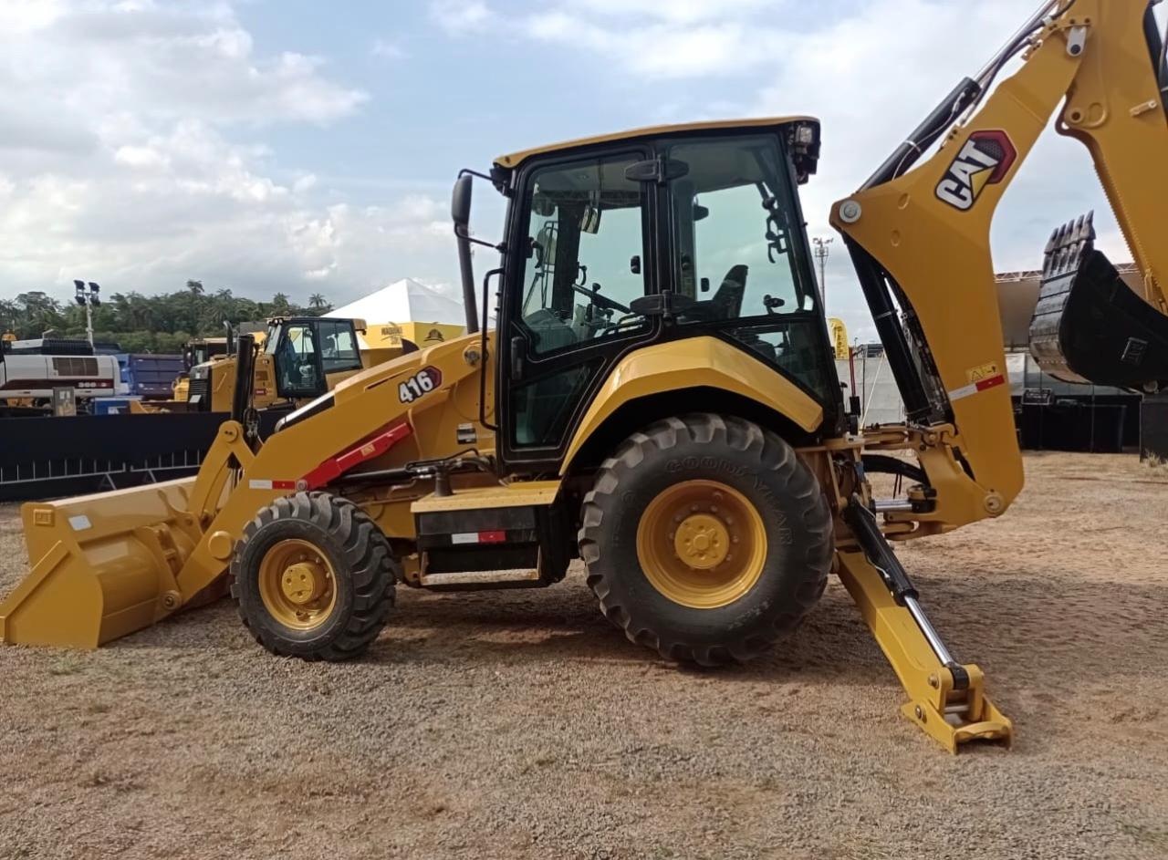 Retroescavadeira Caterpillar 416 ano 2025