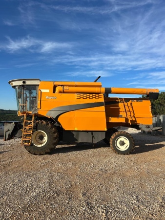 Colheitadeira Valtra BC4500 ano 2010