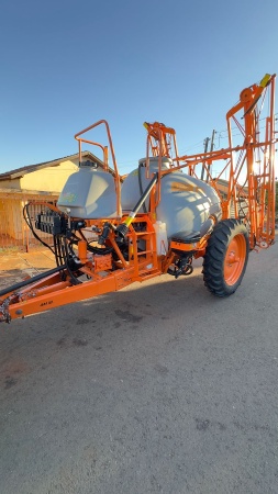 Pulverizador Autopropelido Metalfor AD3000 ano 2023