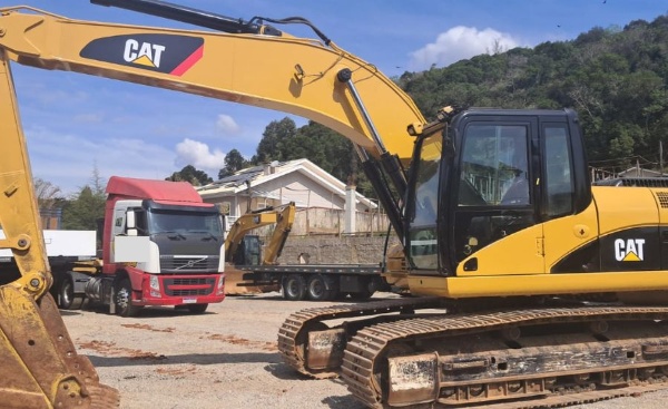 Escavadeira Caterpillar 320DL ano 2020