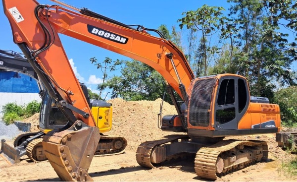 Escavadeira Doosan DX215 ano 2019