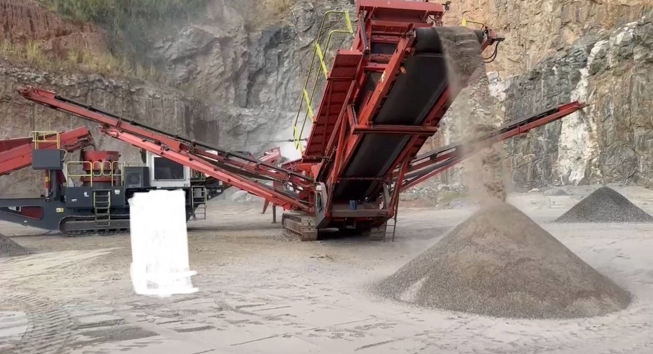 Britador Sandvik QJ-241/QH-331/QA-450 ano 2011