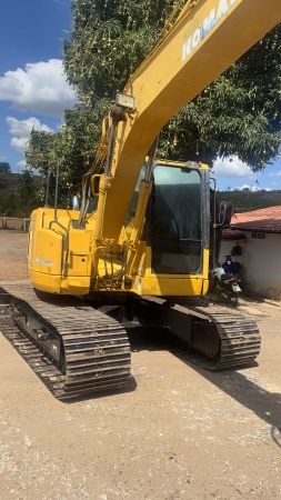 Escavadeira Komatsu PC138 ano 2011