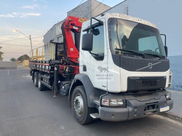 Caminhão Volvo VM 270 ano 2022 - VM 270 - Caminhões e Carretas
