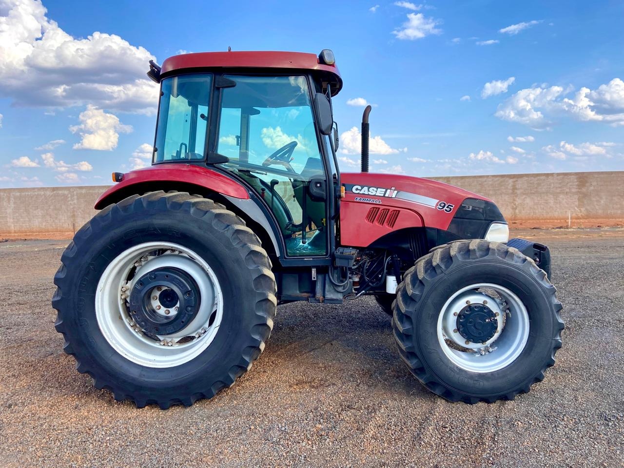 Trator Case Farmall 95 ano 2013