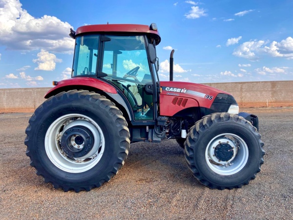 Trator Case Farmall 95 ano 2013