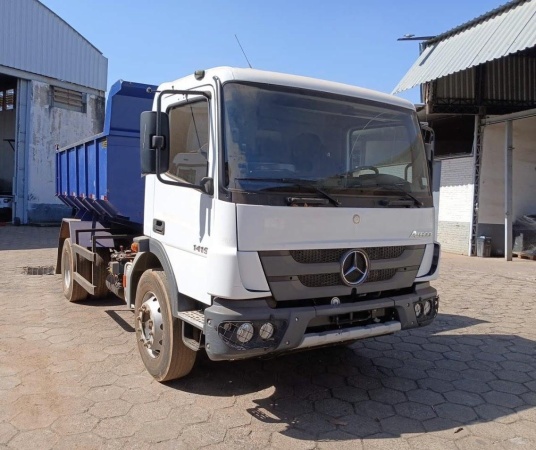 Caminhão Mercedes Benz Atego 1419 ano 2022