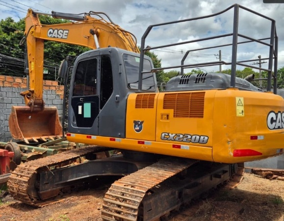 Escavadeira Case CX220B ano 2013