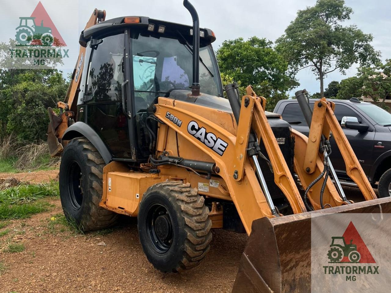 Retroescavadeira Case 580 N  ano 2016