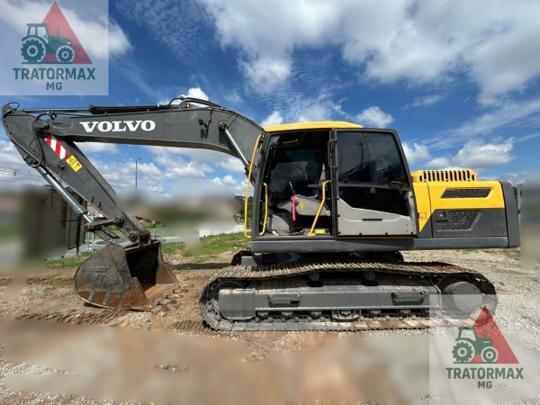 Escavadeira Volvo EC220DL ano 2018 - EC220DL - Máquinas de Linha Amarela