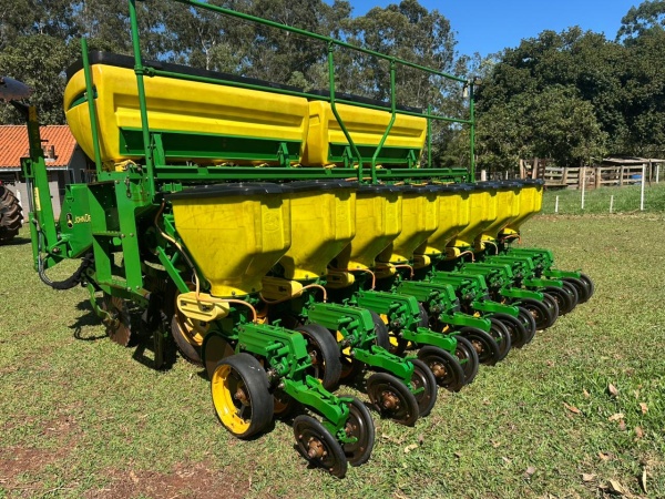 Plantadeira John Deere 1109 ano 2014