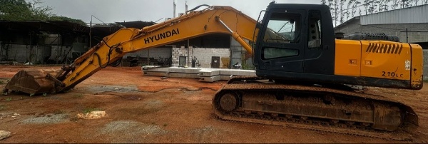 Escavadeira Hyundai R210LC-7 ano 2011