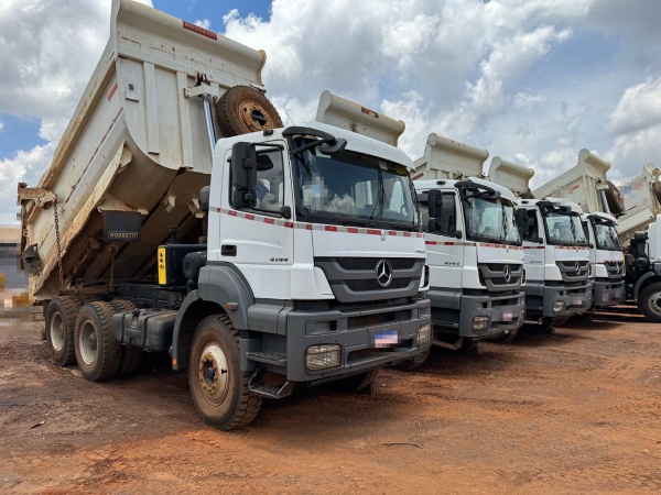 Caminhão Mercedes Benz Axor 4144 K 6x4 2p (diesel) ano 2019 - Axor 4144 K 6x4 2p (diesel) - Caminhões e Carretas
