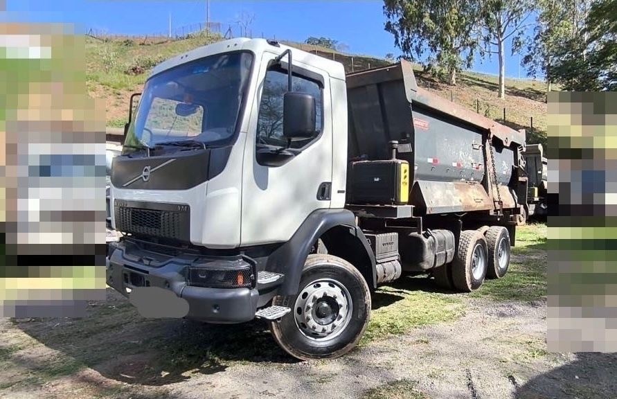 Caminhão Volvo VM330 ano 2022