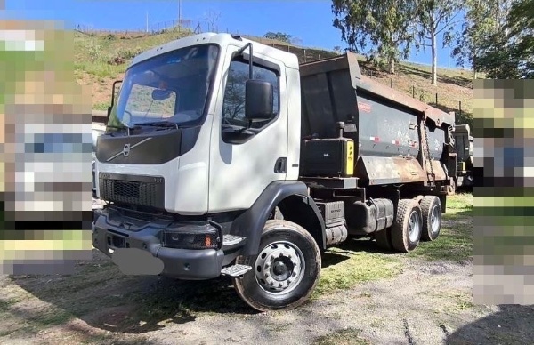 Caminhão Volvo VM330 ano 2022