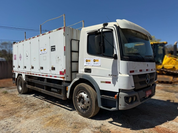 Caminhão Mercedes Benz Atego 1719 ano 2016 - Atego 1719 - Caminhões e Carretas