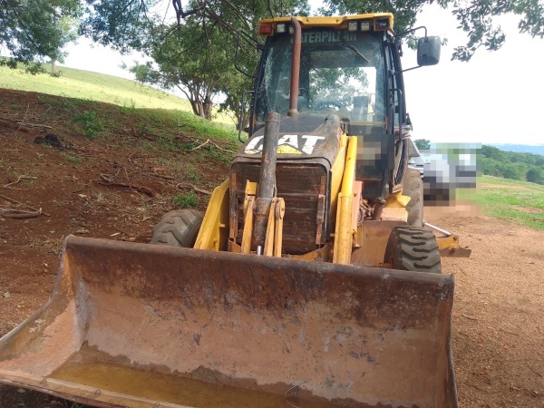 Retroescavadeira Caterpillar 416 E ano 2015