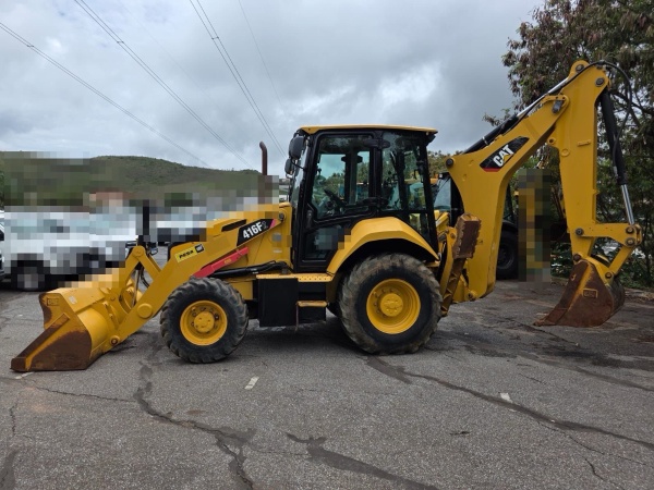 Retroescavadeira Caterpillar 416 F2 ano 2020