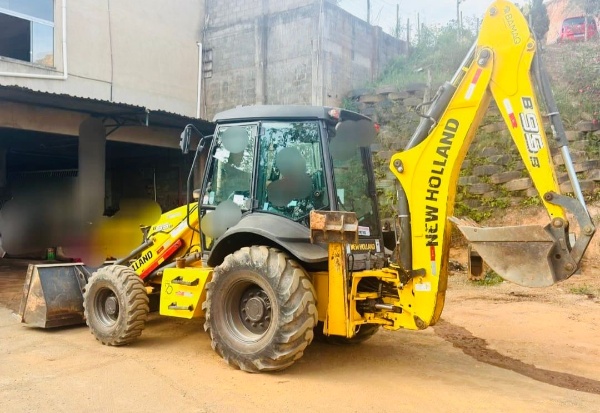 Retroescavadeira New Holland B95B ano 2021 - B95B - Máquinas de Linha Amarela