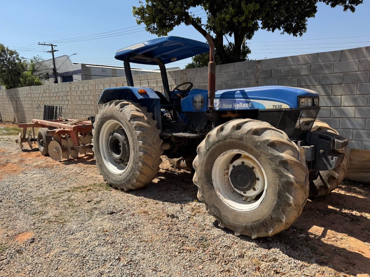 Trator New Holland 7630 ano 2009