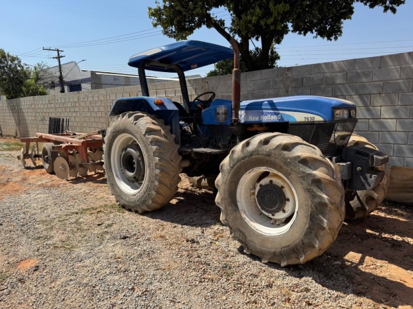 Trator New Holland 7630 ano 2009 - 7630 - Máquinas Agrícolas